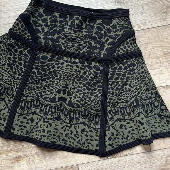 DVF Flote A-Line Mini Skirt Mixed Print Green Black Ribbed Stretch Knit - Picture 5 of 12